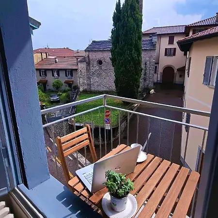 Tramonti E Laghi - Charming Bed & Breakfast Comerio